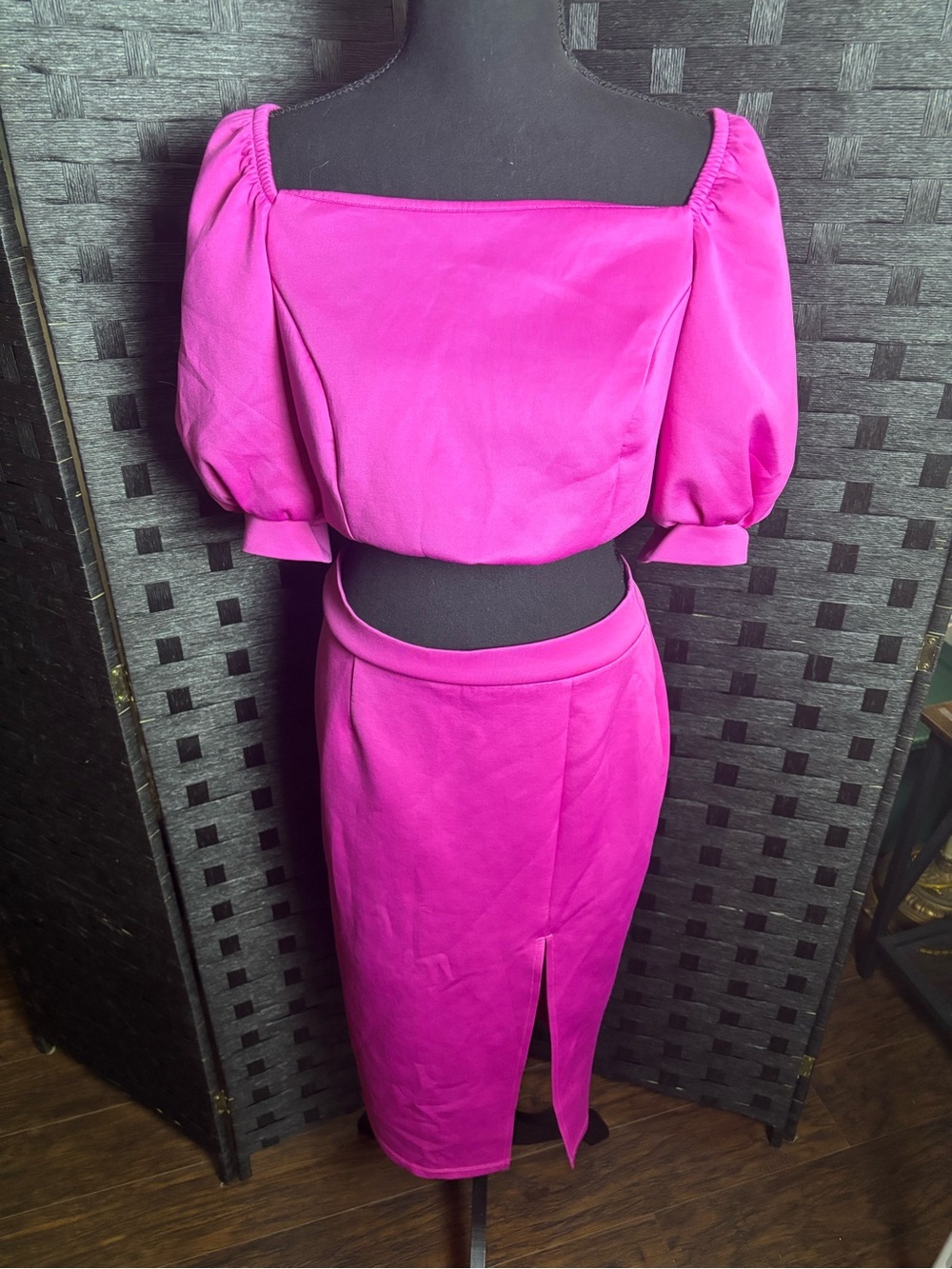 VENUS Fuchsia Puff-Sleeve Midi Skirt Set Large NWOT - Picture 7 of 12